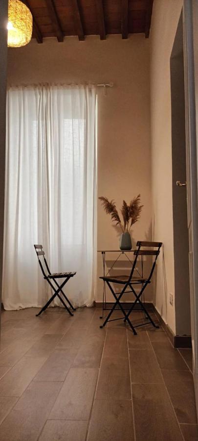 Il Porto Di Ale E Kat Hotell Livorno Exteriör bild