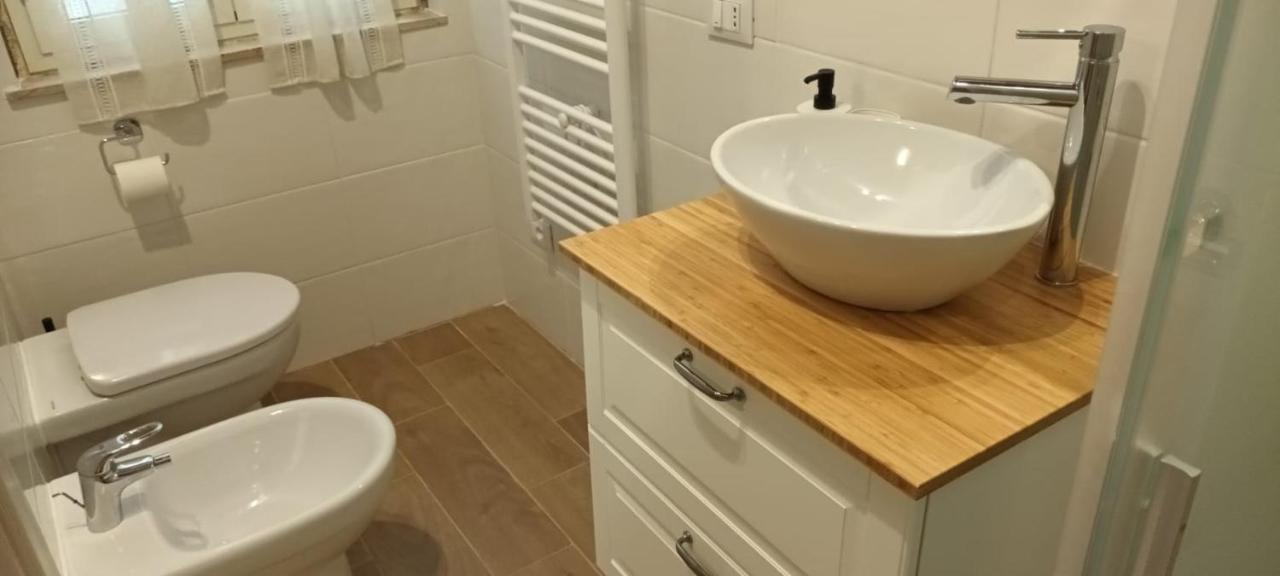 Il Porto Di Ale E Kat Hotell Livorno Exteriör bild